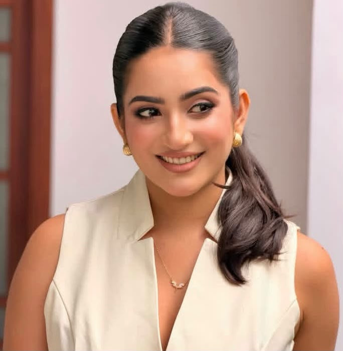 ট্রেনে বৌদির গরম শরীর
